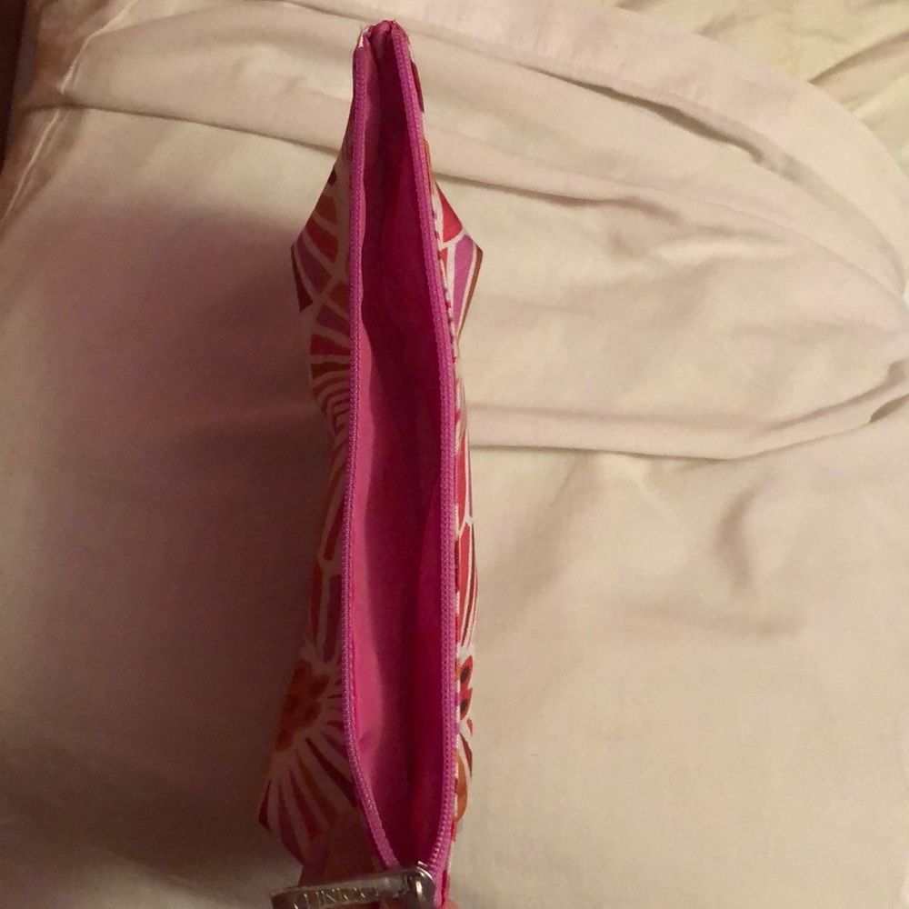 Makeup case. Never used - Picture 2 of 2